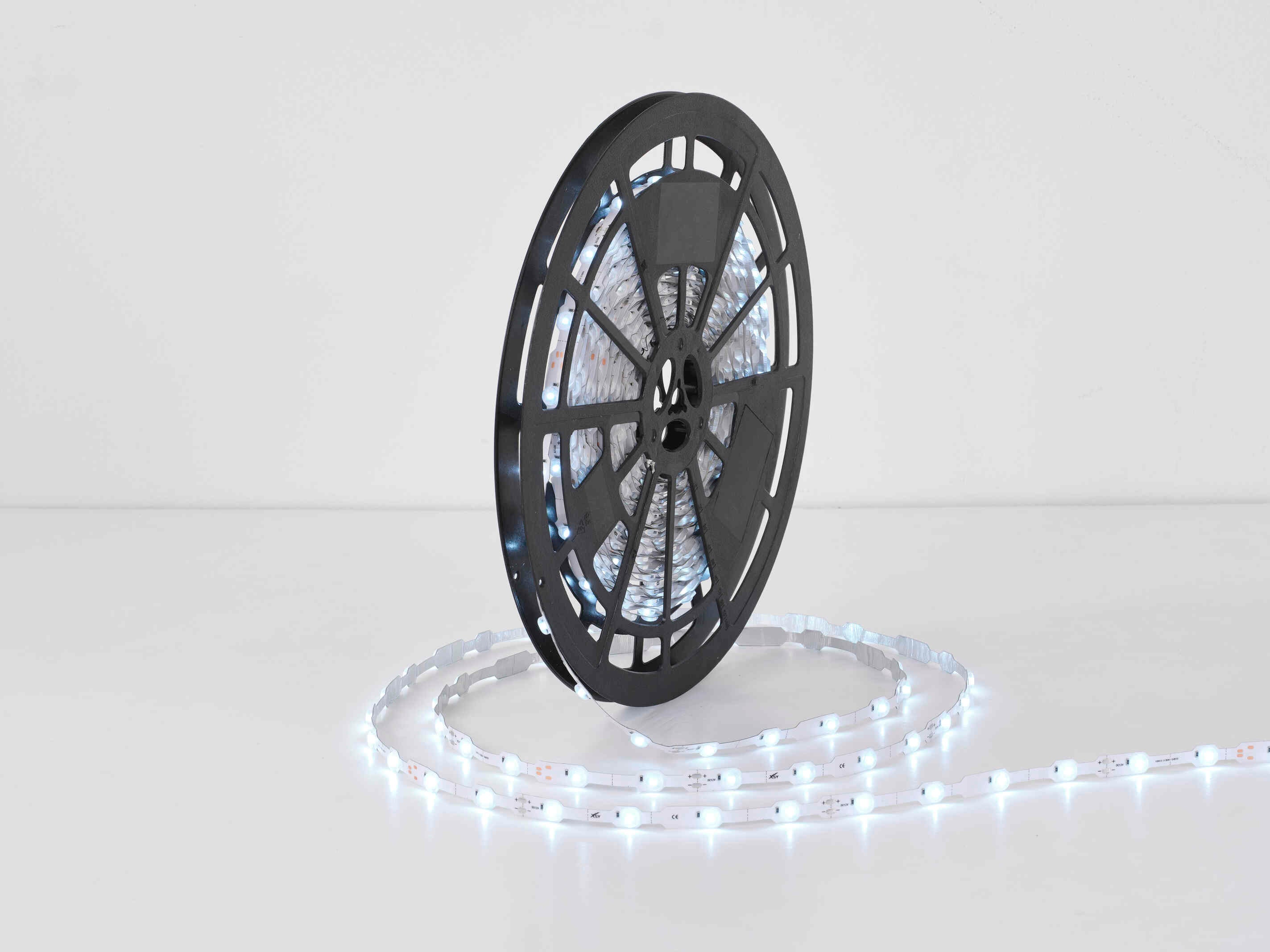 12V CM24 IP65 Rainproof Lens LED Strip Light SMD 2835 LED Optical Lens Design DC12V Constant Voltage Rainproof Protection Professional Signage Lighting