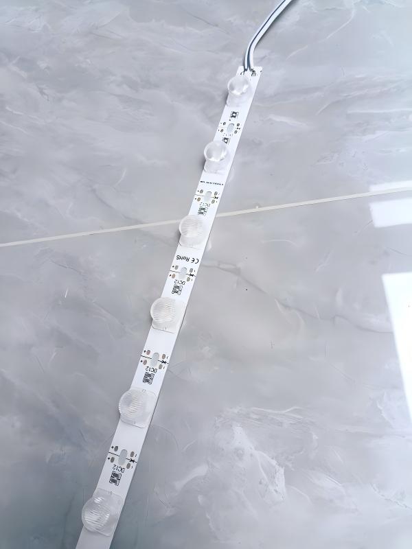 P Series 18 LED Side Emitting Module DC12V • 18 LEDs • IP20 • Professional Side-Emitting Solution for Double-Sided Light Boxes & Wayfinding Signs