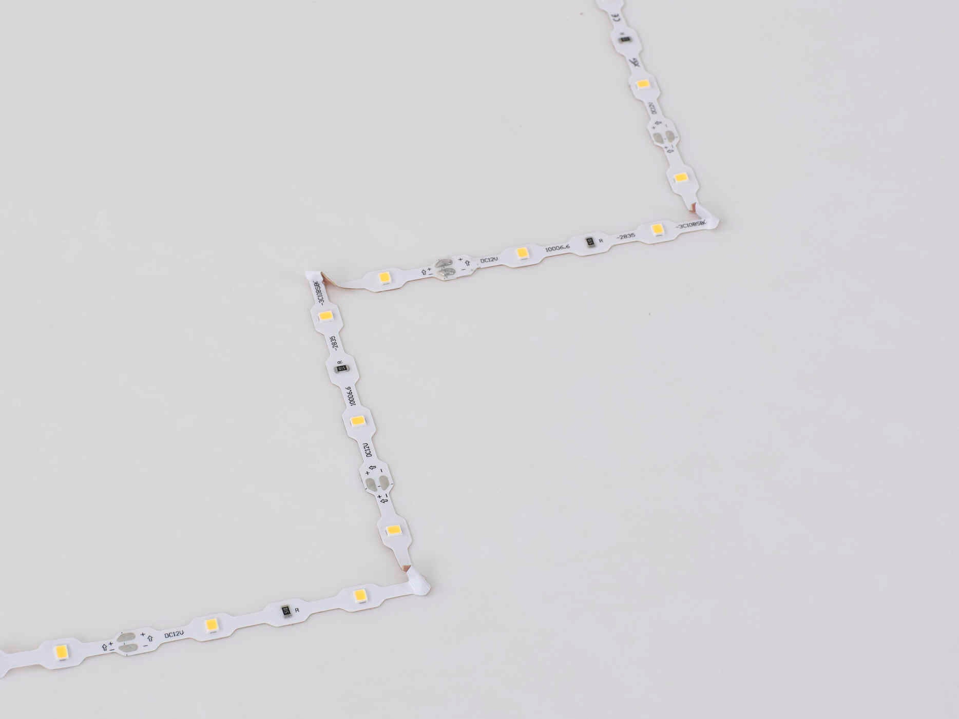 12V-C730T 30 LEDs/m 3 LEDs Per Cut IP65 Rainproof S Shape LED Strip