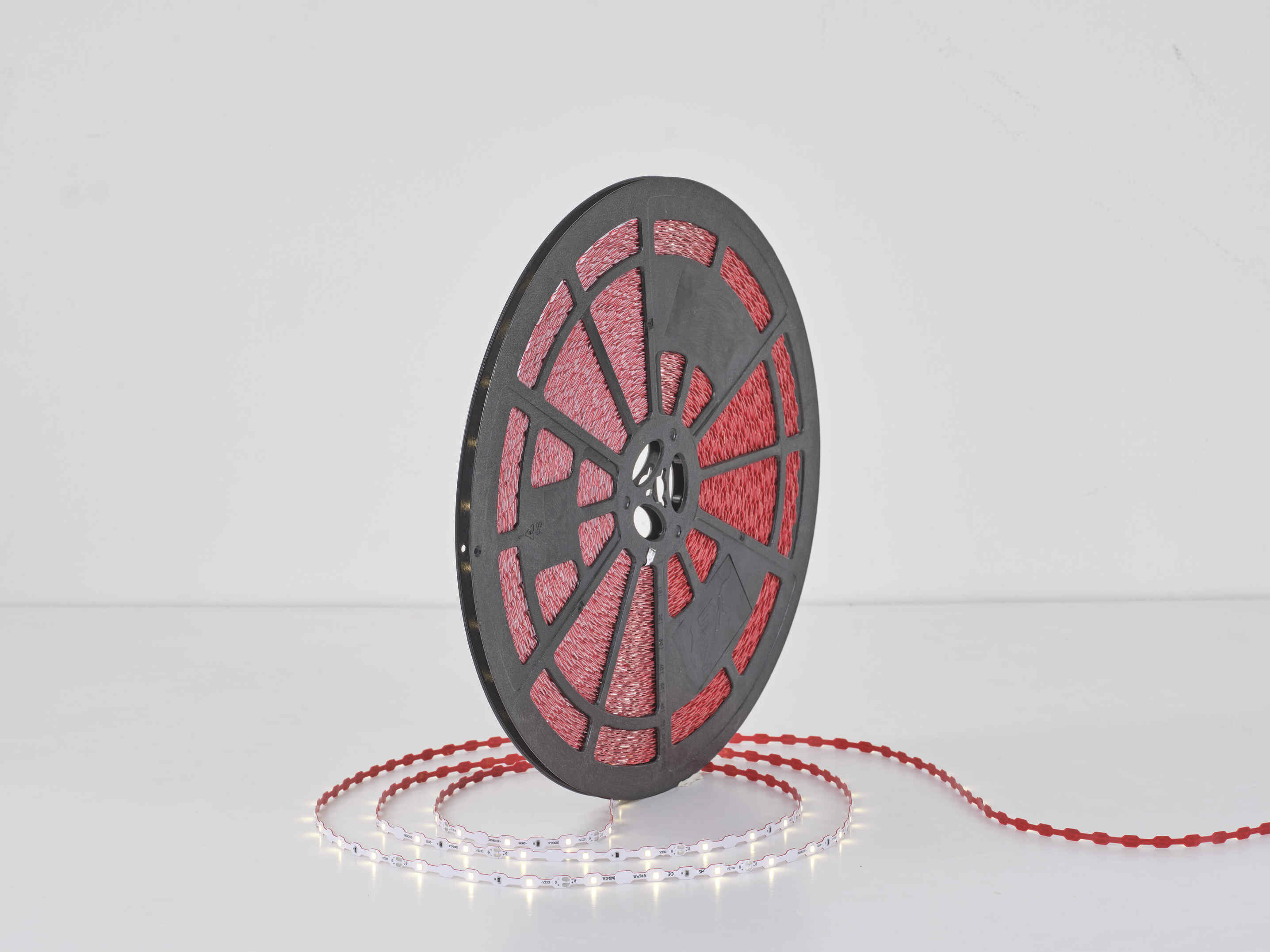 12V-C730T 30 LEDs/m 3 LEDs Per Cut IP65 Rainproof S Shape LED Strip