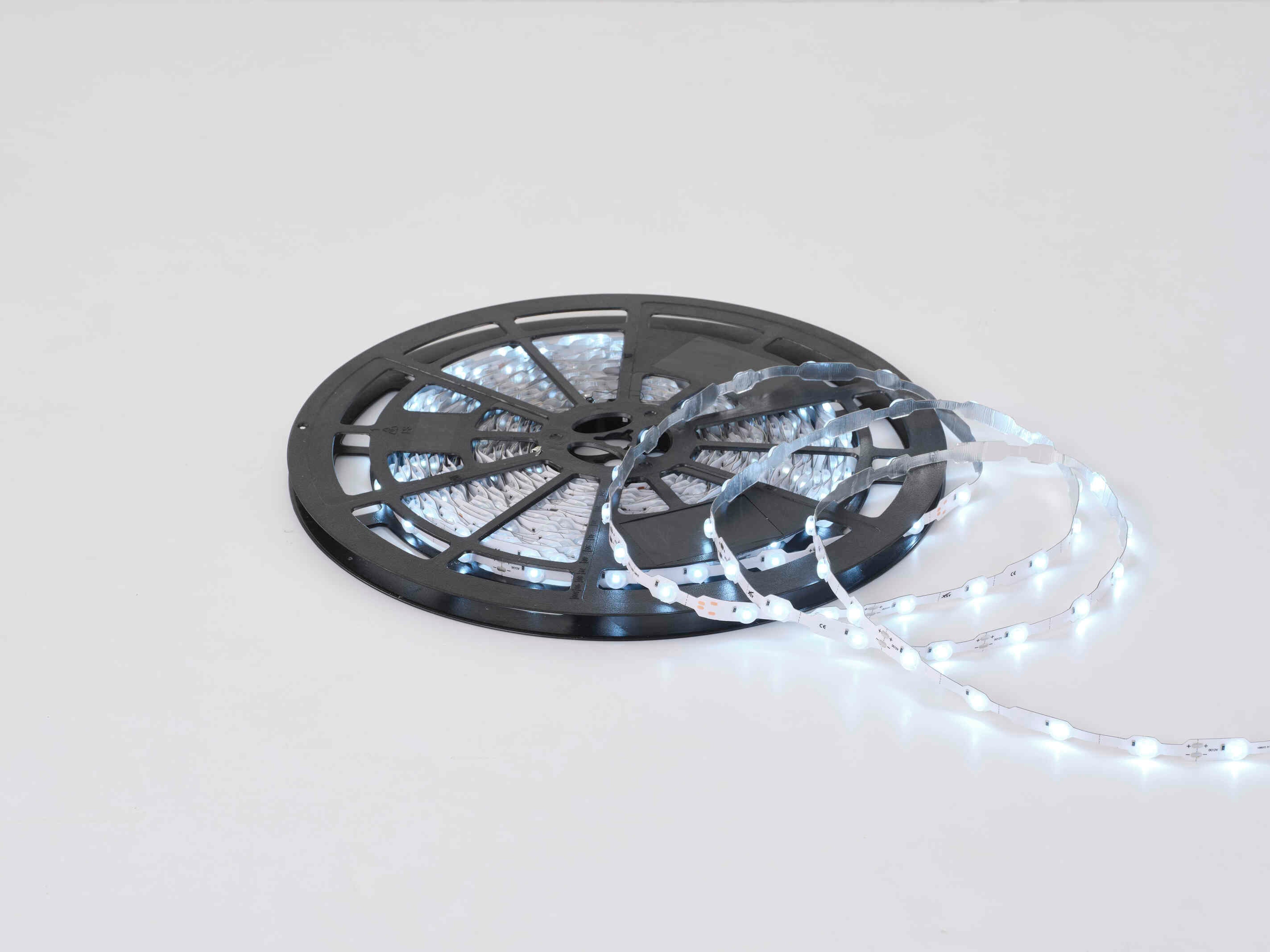12V CM24 IP65 Rainproof Lens LED Strip Light SMD 2835 LED Optical Lens Design DC12V Constant Voltage Rainproof Protection Professional Signage Lighting