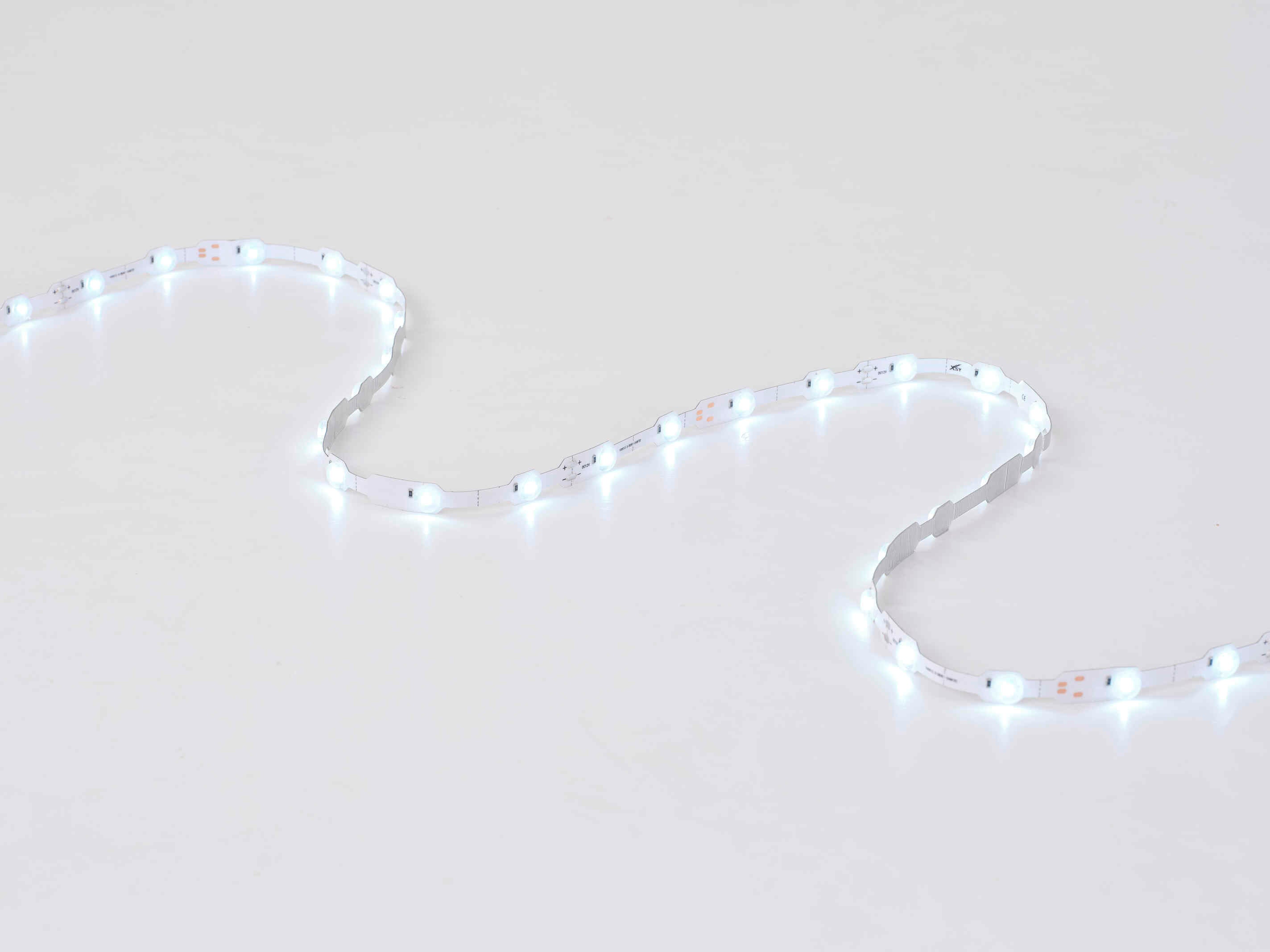 12V CM24 IP65 Rainproof Lens LED Strip Light SMD 2835 LED Optical Lens Design DC12V Constant Voltage Rainproof Protection Professional Signage Lighting