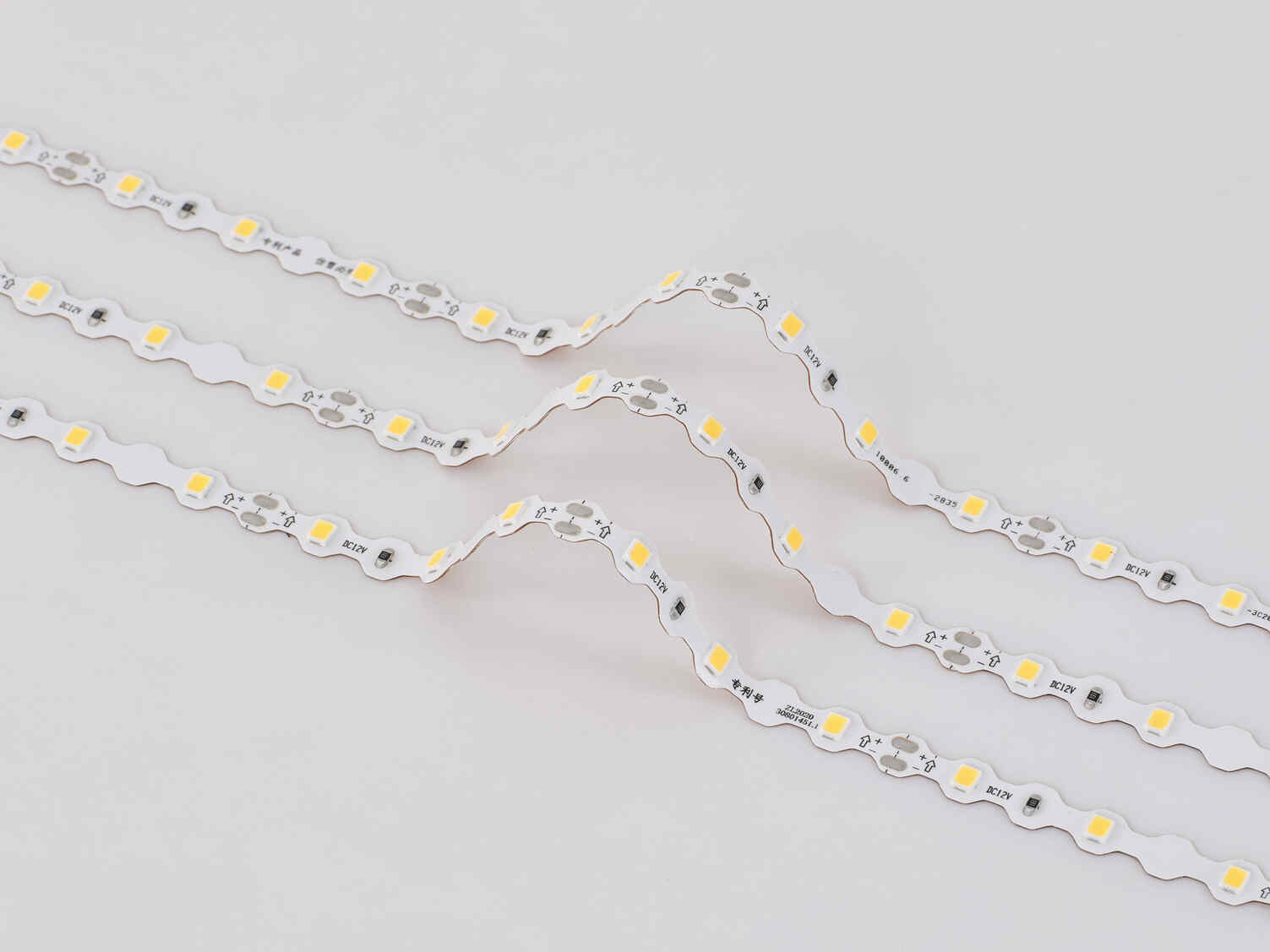 12V C6160T S-Type LED Strip Light 60 LEDs/M SMD 2835 3 LEDs Per Cut Flexible S-Type PCB Professional Signage Lighting