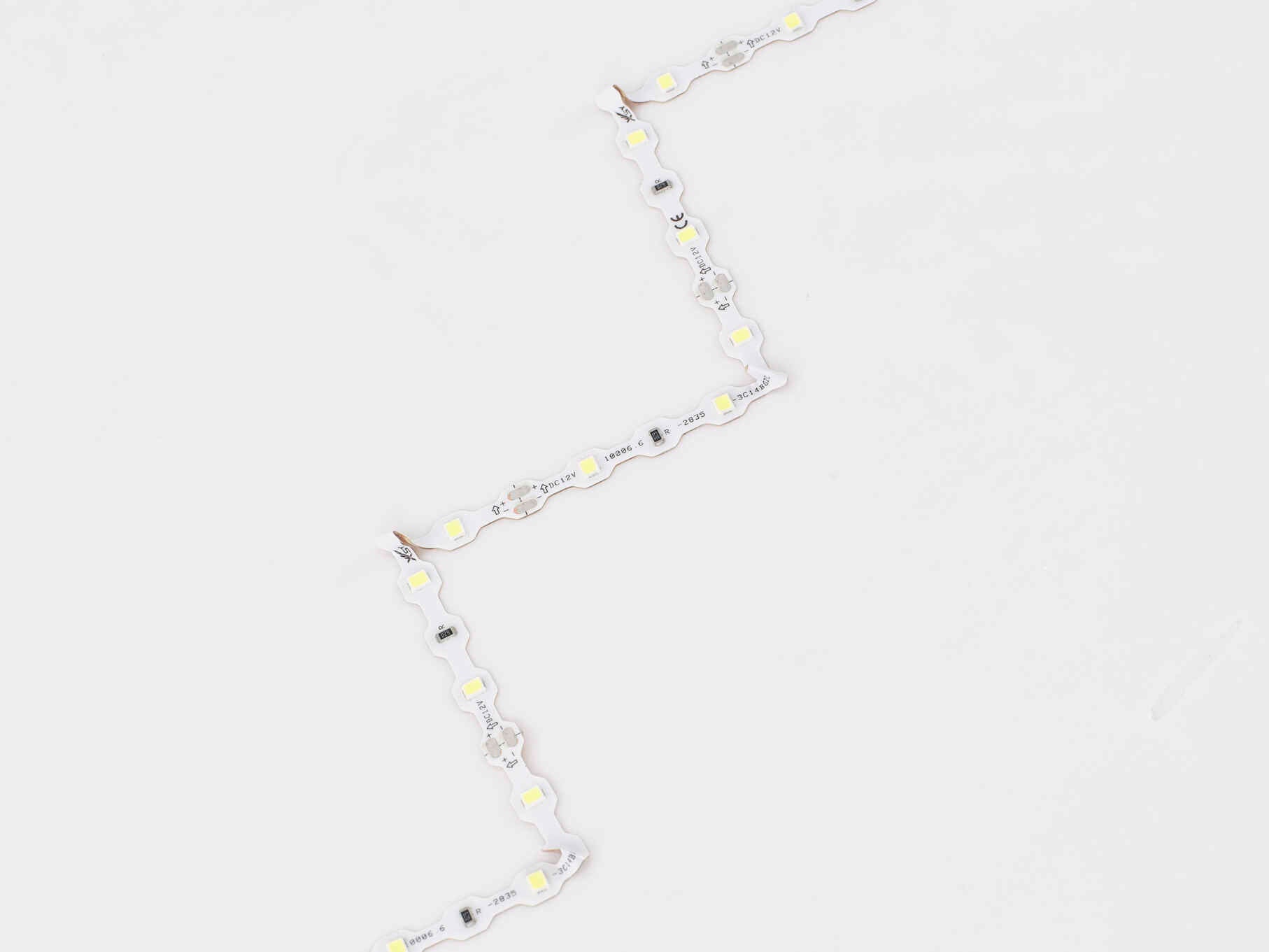 12V C7142T S-Type LED Strip Light 42 LEDs/M 6.6mm PCB 3 LEDs Per Cut Rainproof Flexible S-Type Design