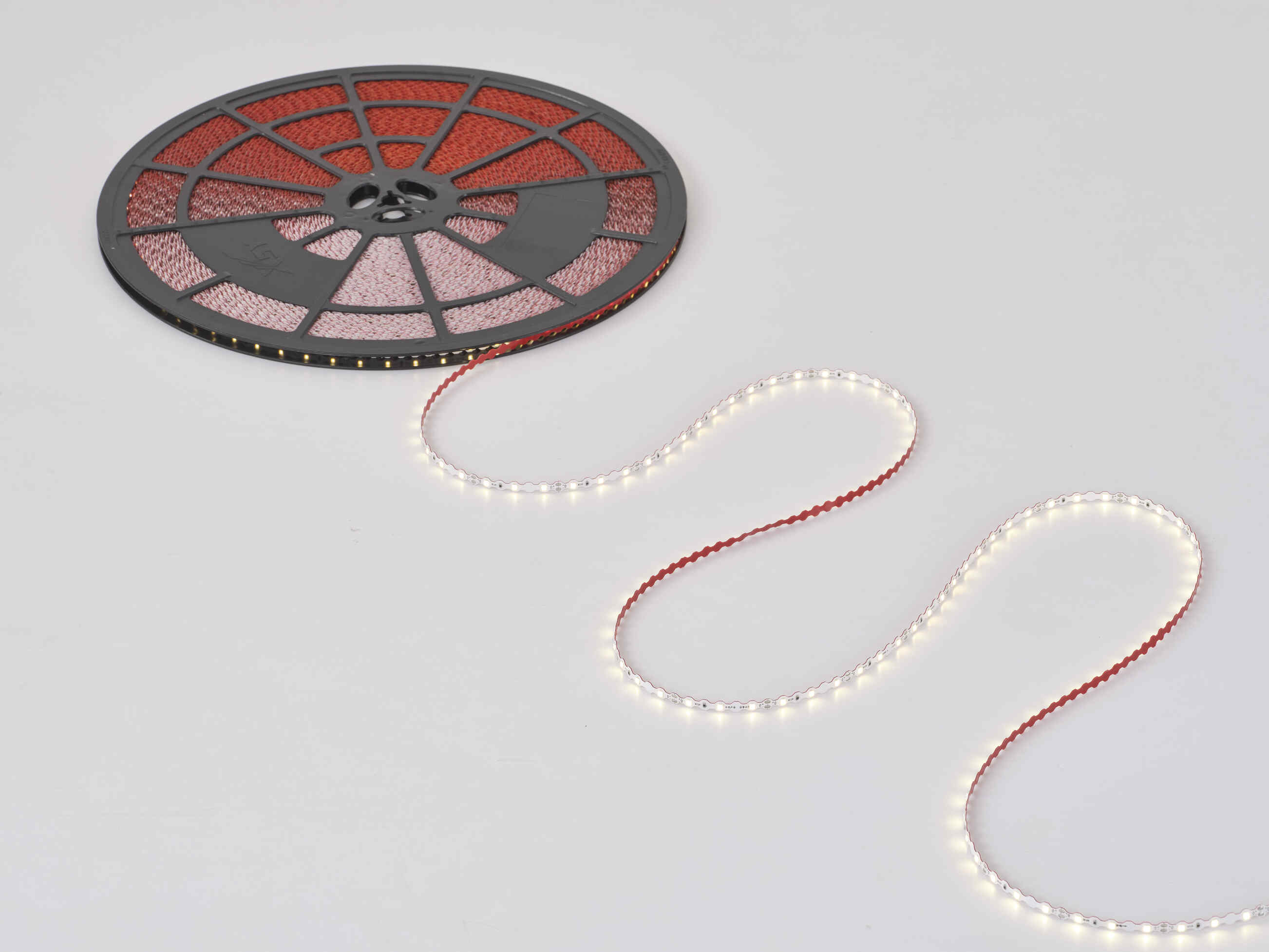 12V C6160T S-Type LED Strip Light 60 LEDs/M SMD 2835 3 LEDs Per Cut Flexible S-Type PCB Professional Signage Lighting