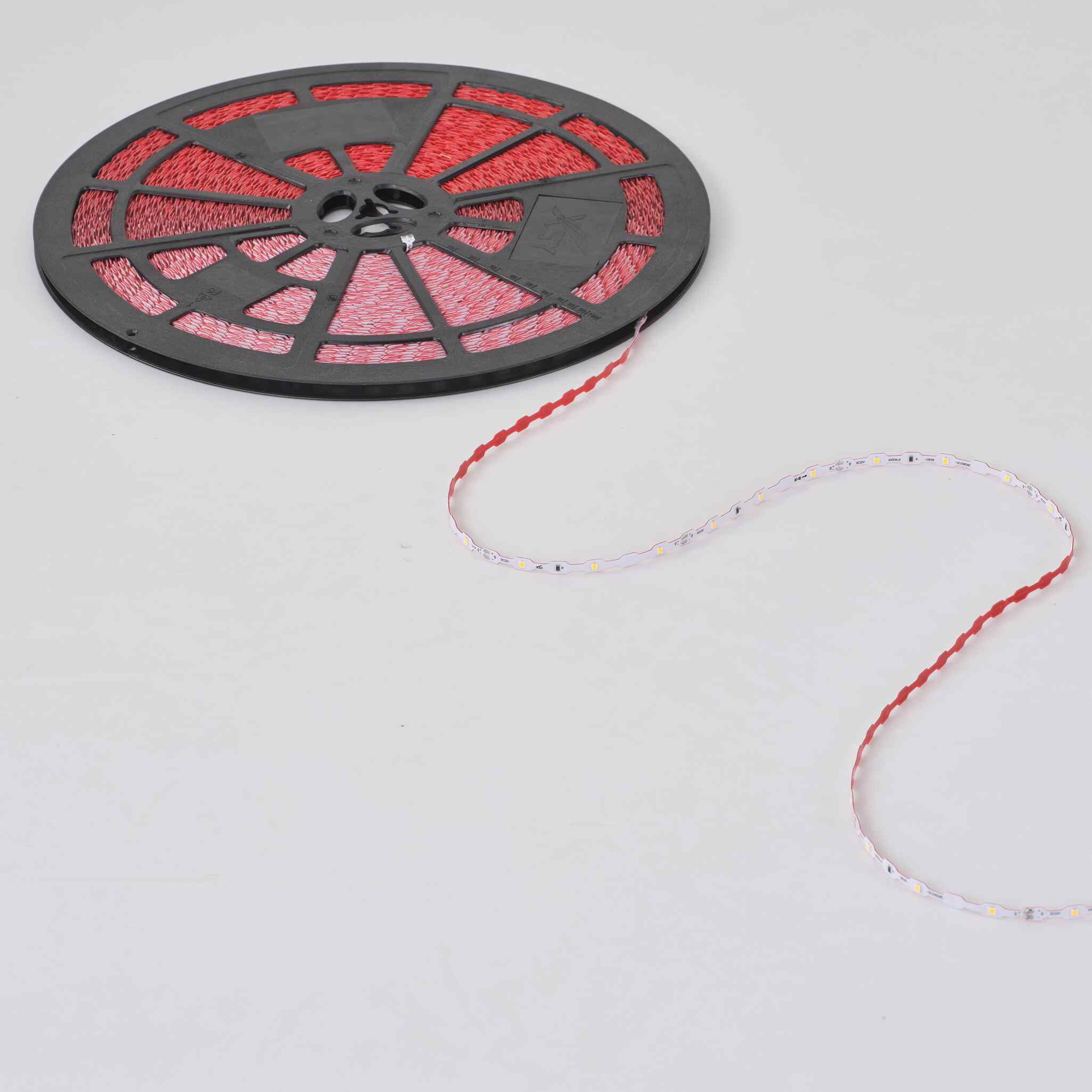12V-C730T  30 LEDs/m 3 LEDs Per Cut IP65 Rainproof S Shape LED Strip