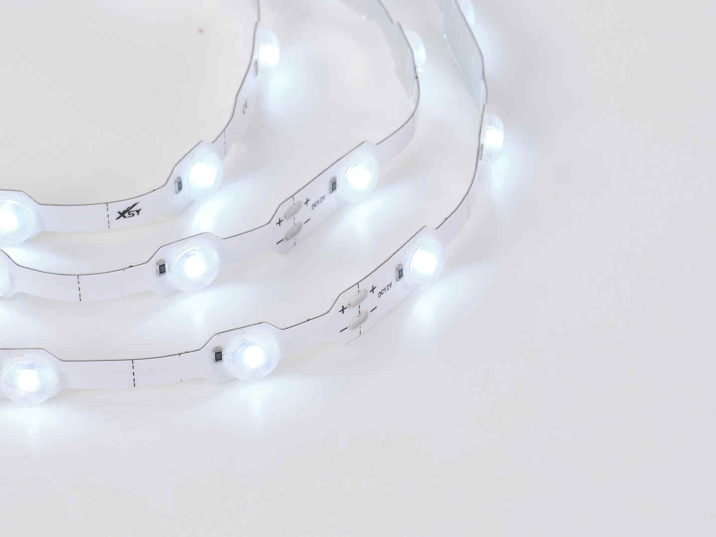 12V CM24 IP65 Rainproof Lens LED Strip Light SMD 2835 LED Optical Lens Design DC12V Constant Voltage Rainproof Protection Professional Signage Lighting