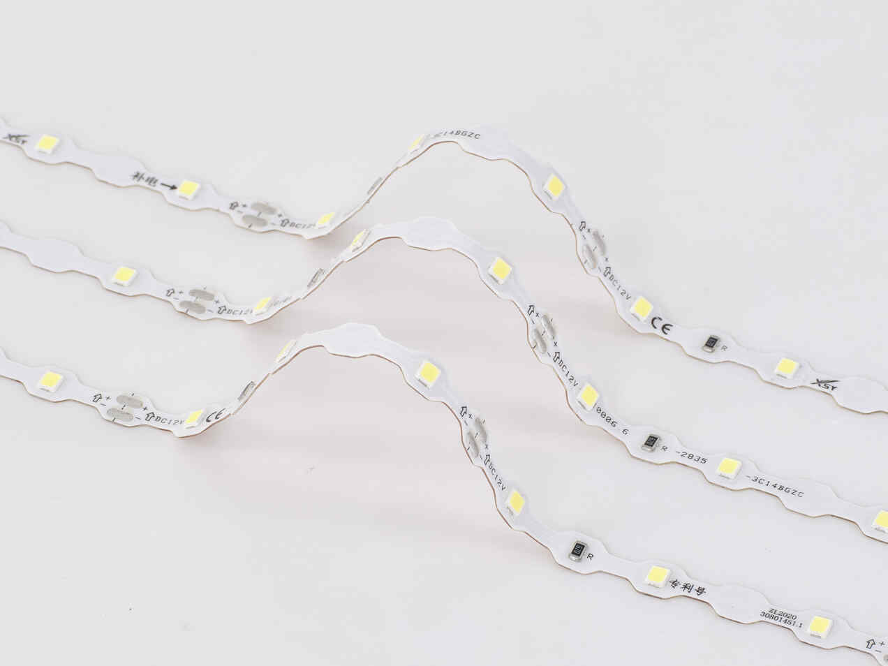 12V C7142T S-Type LED Strip Light 42 LEDs/M 6.6mm PCB 3 LEDs Per Cut Rainproof Flexible S-Type Design