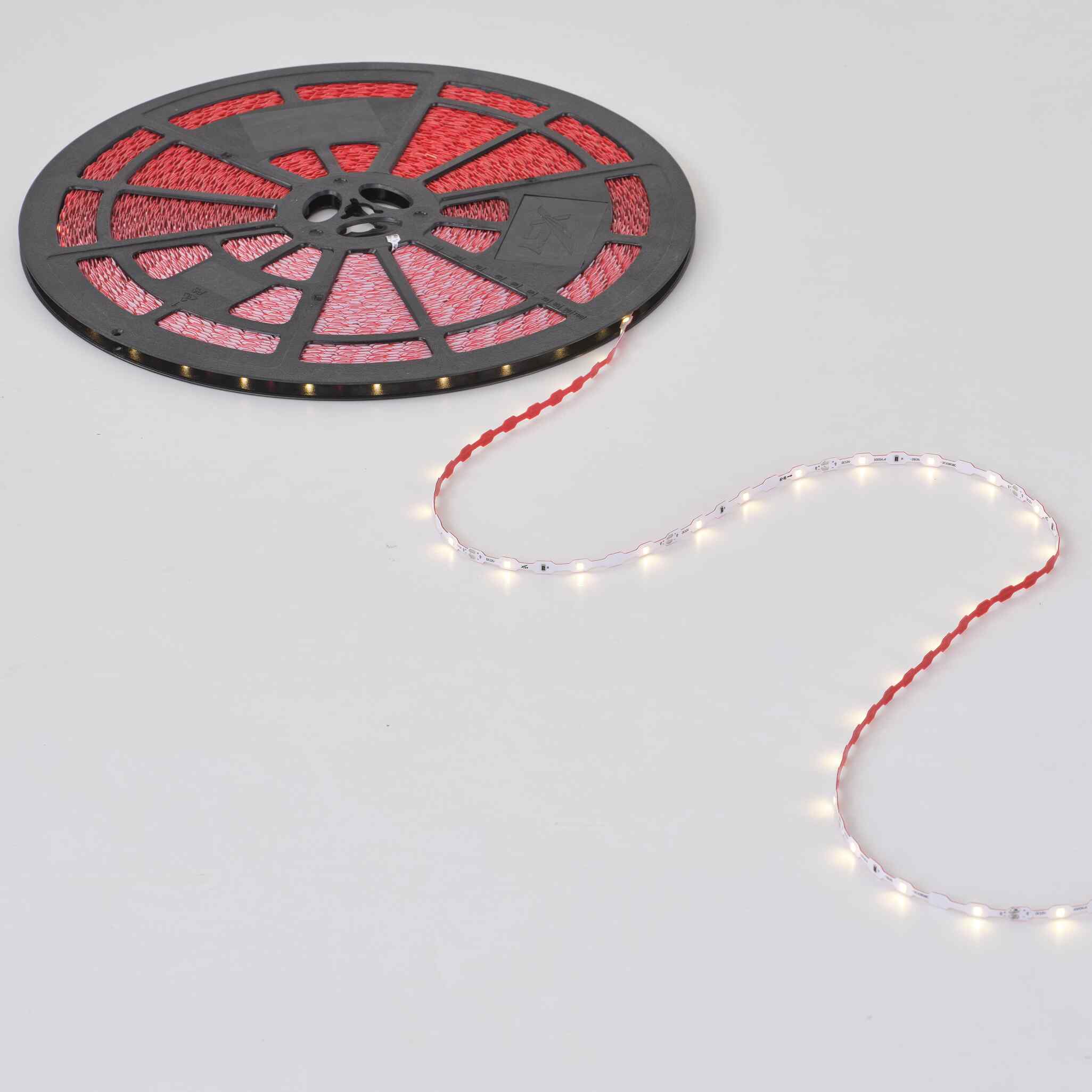 12V-C730T  30 LEDs/m 3 LEDs Per Cut IP65 Rainproof S Shape LED Strip