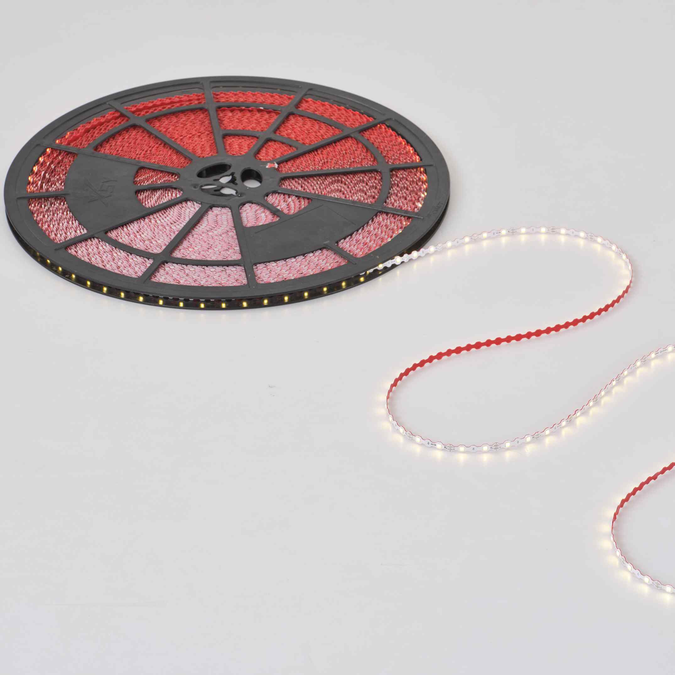 12V NC761T IP20 Not Waterproof S-Type LED Strip Light DC12V 60 LEDs/M SMD 2835 Single LED Cuttable 6.6mm PCB Width Flexible S-Type Design
