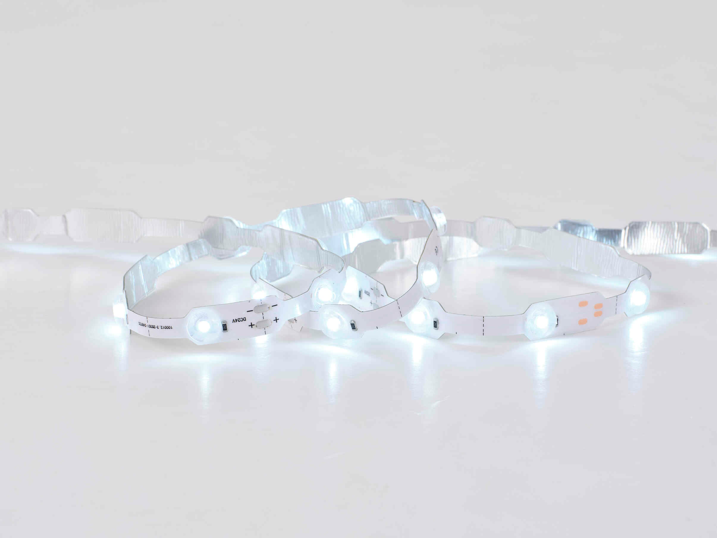 24V CM24 IP65 Rainproof Lens LED Strip Light SMD 2835 Optical Lens Design DC24V Constant Voltage Rainproof Protection Professional Signage & Accent Lighting