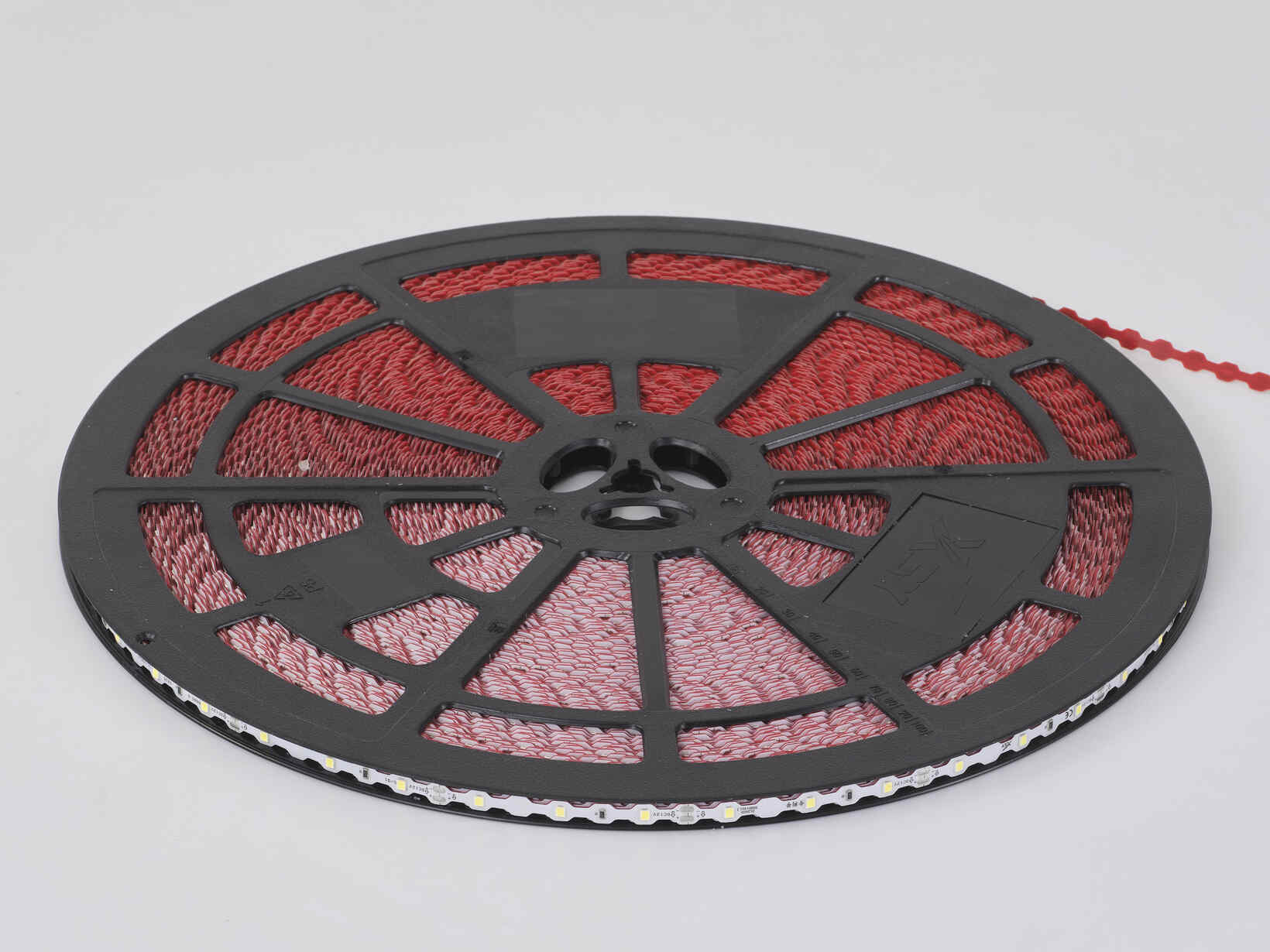 12V C7142T S-Type LED Strip Light 42 LEDs/M 6.6mm PCB 3 LEDs Per Cut Rainproof Flexible S-Type Design