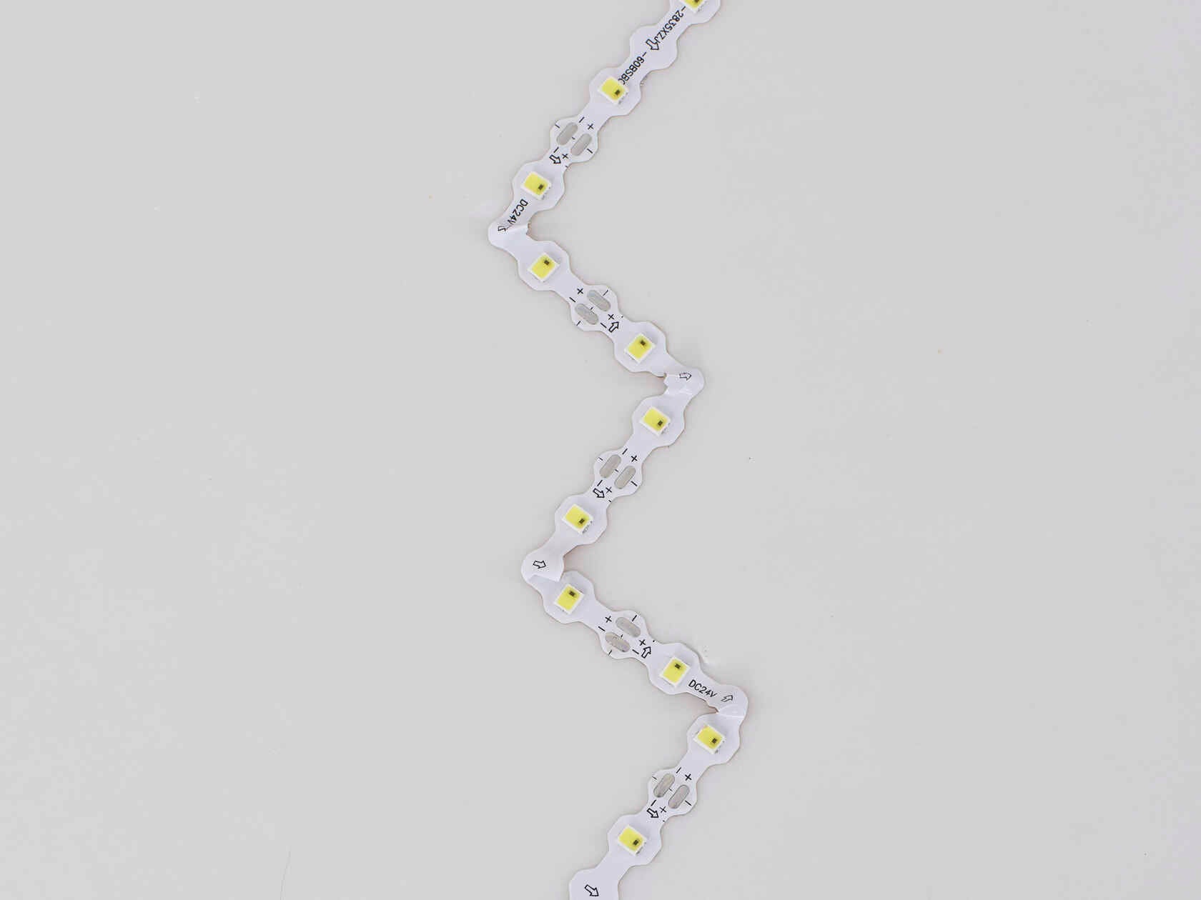 24V Y60T IP20 Not Waterproof S-Type LED Strip Light 60 LEDs/M Single LED Cuttable 6.5mm Slim PCB DC24V Constant Voltage Flexible S-Type Design