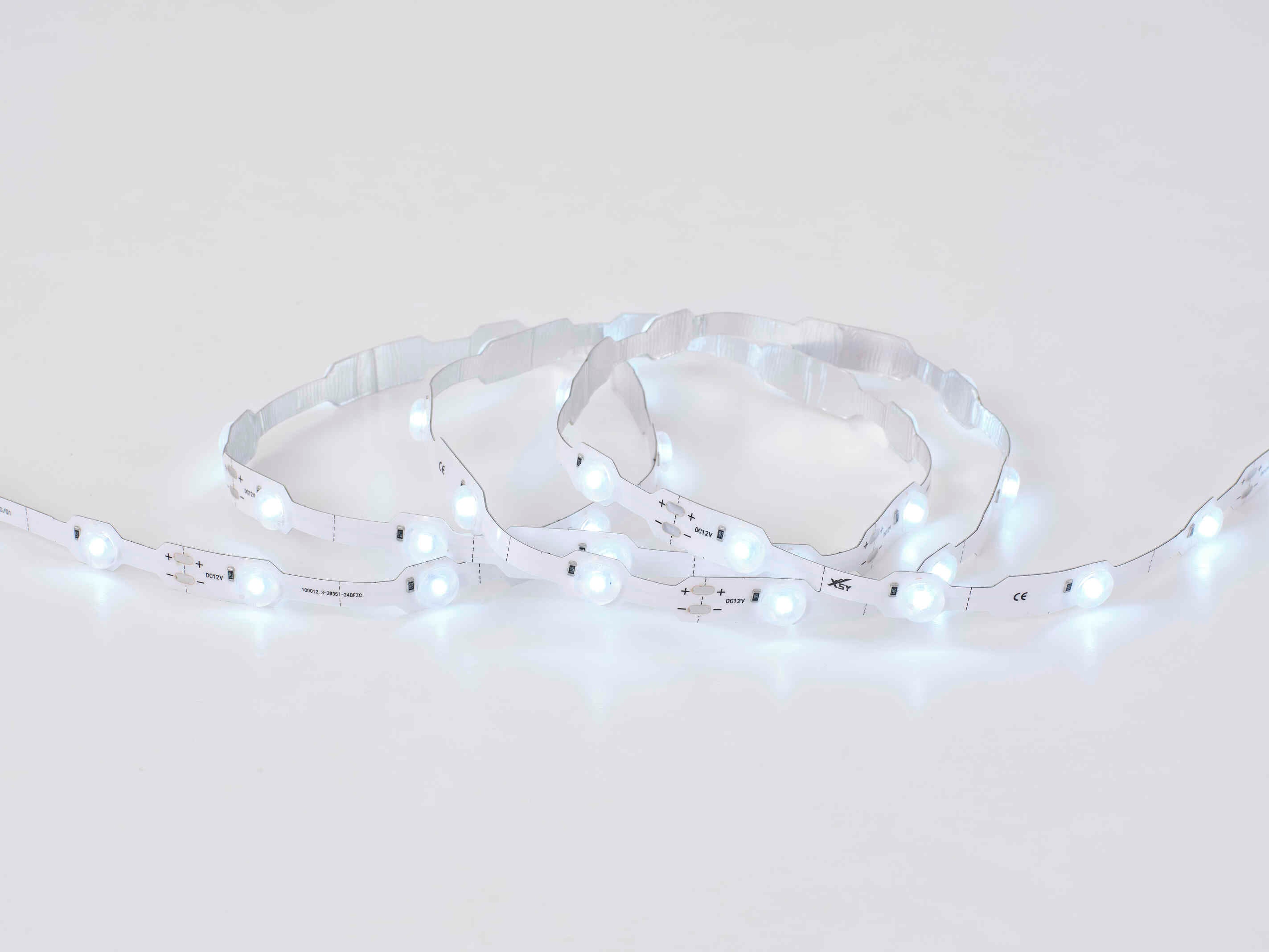 12V CM24 IP65 Rainproof Lens LED Strip Light SMD 2835 LED Optical Lens Design DC12V Constant Voltage Rainproof Protection Professional Signage Lighting