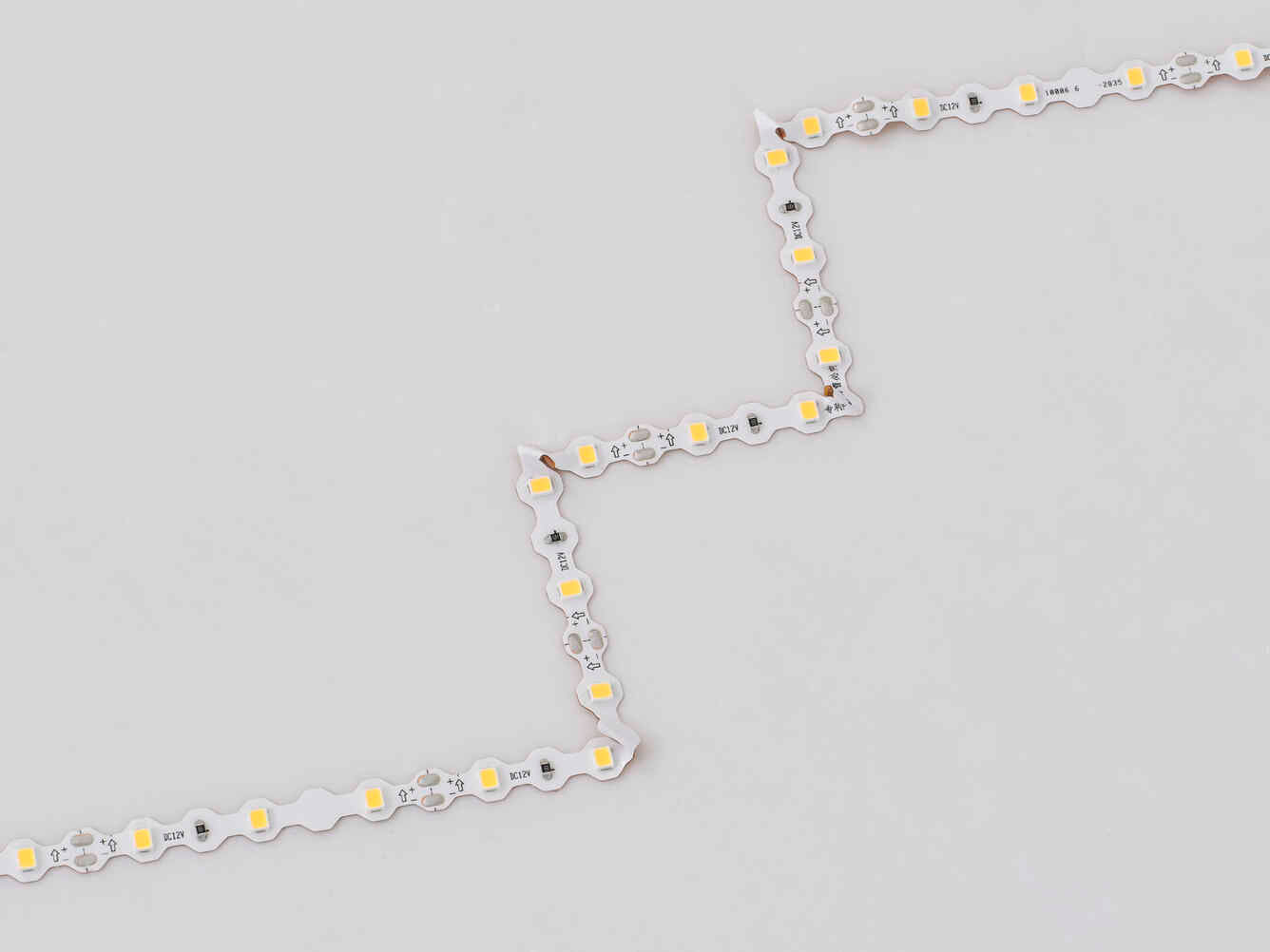 12V C6160T S-Type LED Strip Light 60 LEDs/M SMD 2835 3 LEDs Per Cut Flexible S-Type PCB Professional Signage Lighting